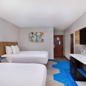 Queen Room Two Queen Beds Non-Smoking